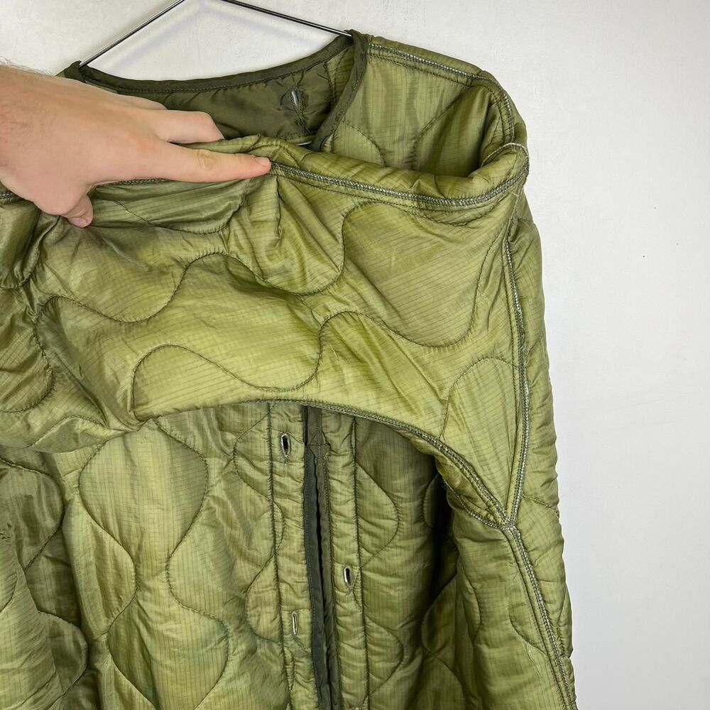Khaki green 80s military quilted jacket size medium - Picture 6 of 7